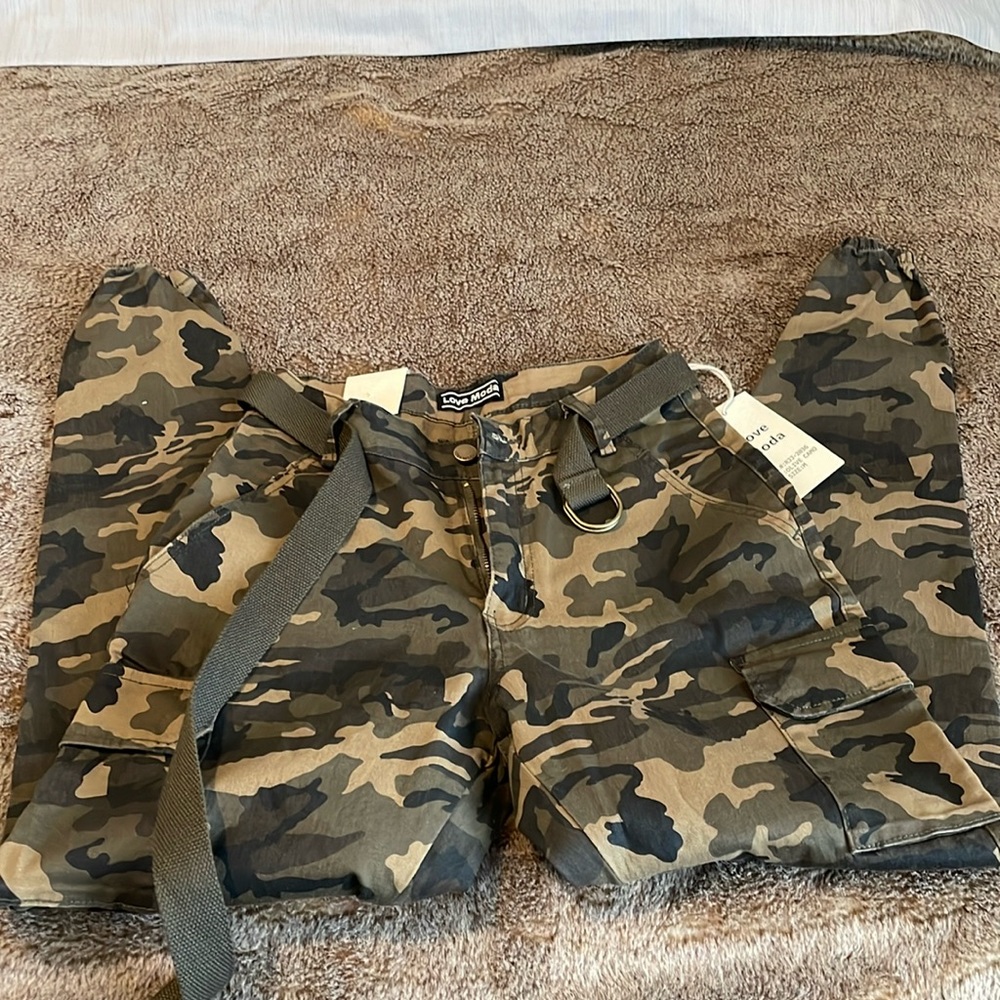 Love Moda jogger pant. Medium. NWT.